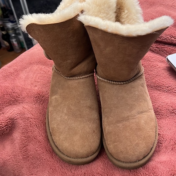 Uggs - Picture 2 of 7